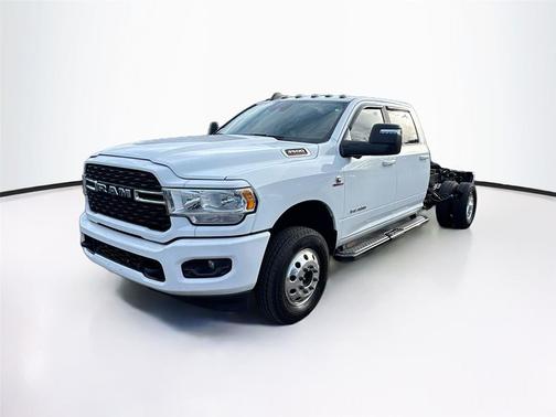 2024 RAM 3500 Big Horn Crew Cab 4x4 8' Box