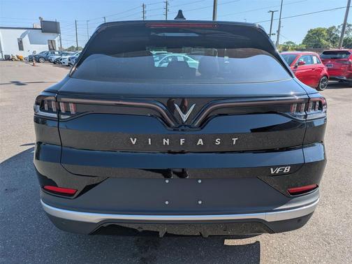 2025 VinFast VF 8 Plus