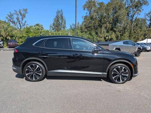 2025 VinFast VF 8 Plus