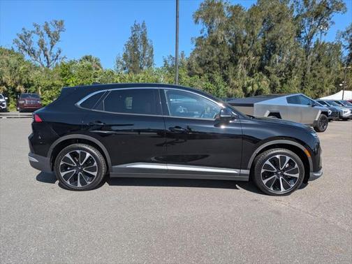2025 VinFast VF 8 Plus