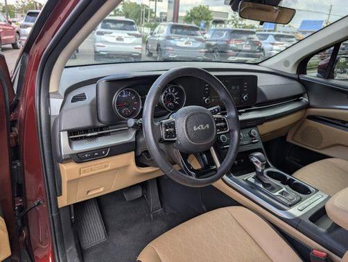 2024 Kia Carnival LX