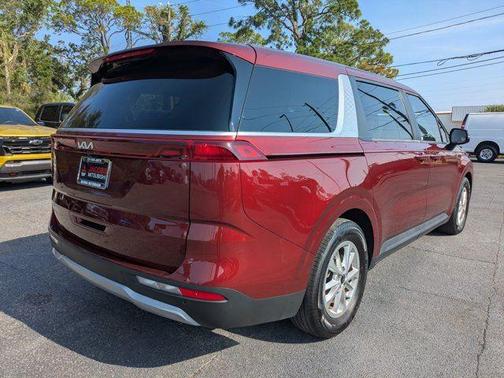 2024 Kia Carnival LX