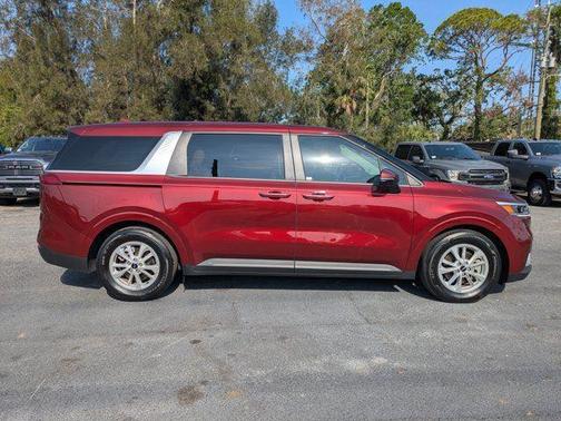 2024 Kia Carnival LX
