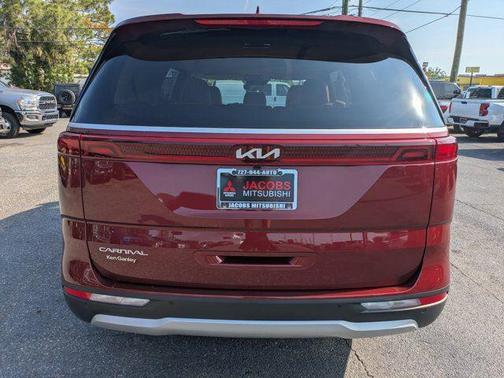 2024 Kia Carnival LX
