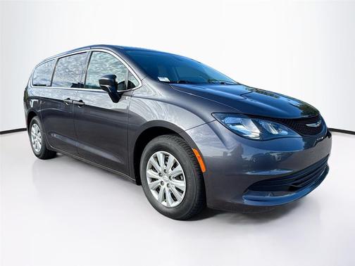 2020 Chrysler Voyager L