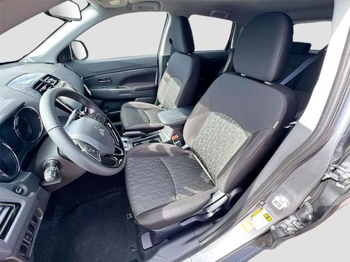 Mercury Gray Metallic 2026 Mitsubishi Outlander Sport 2.0 S