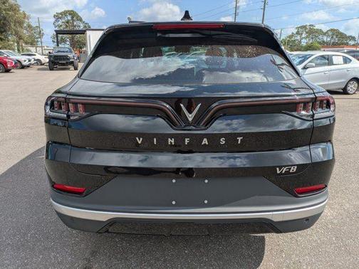2025 VinFast VF 8 Plus