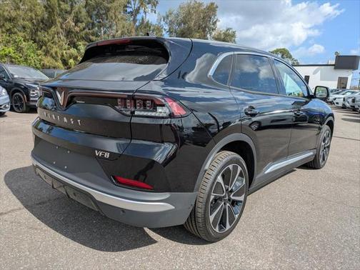 2025 VinFast VF 8 Plus