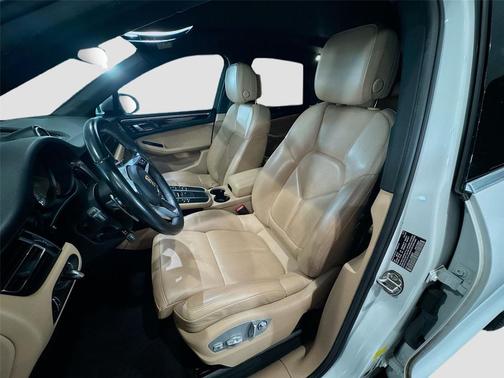 2020 Porsche Macan S