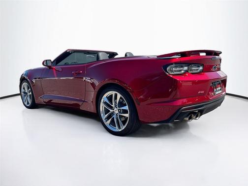 2021 Chevrolet Camaro RWD Convertible LT1