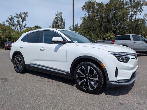 2025 VinFast VF 8 Plus