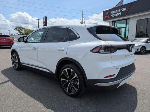 2025 VinFast VF 8 Plus