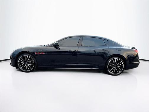 2022 Maserati Quattroporte Trofeo
