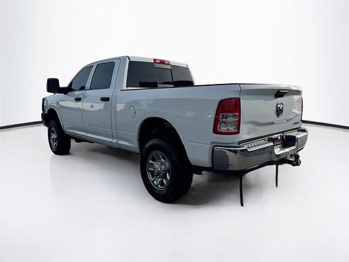2024 RAM 2500 Tradesman Crew Cab 4x4 6'4' Box