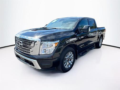 2024 Nissan Titan SV