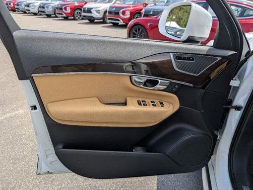 2019 Volvo XC90 T6 Momentum