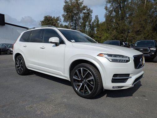 2019 Volvo XC90 T6 Momentum