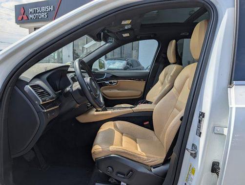 2019 Volvo XC90 T6 Momentum