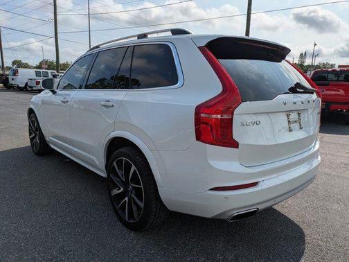 2019 Volvo XC90 T6 Momentum