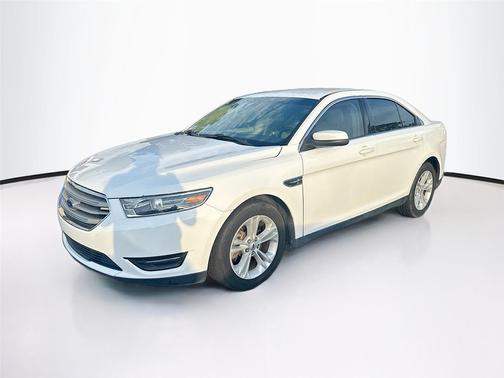White 2017 Ford Taurus SEL