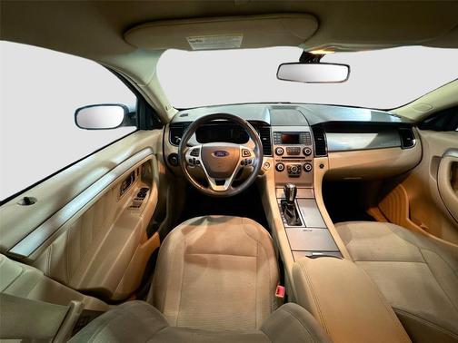 White 2017 Ford Taurus SEL
