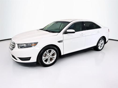 White 2017 Ford Taurus SEL