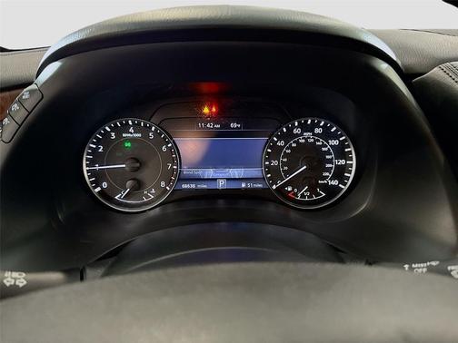 Brilliant Silver Metallic 2023 Nissan Armada SL 2WD