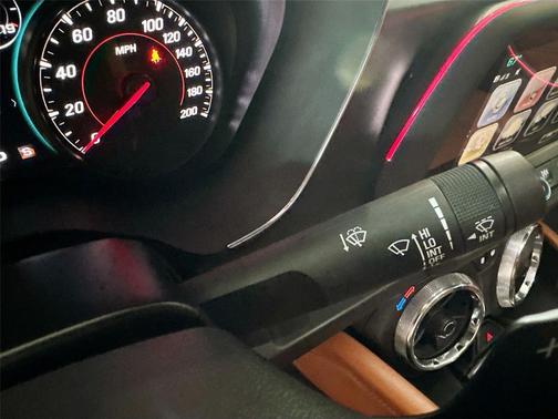 Summit White 2018 Chevrolet Camaro 2SS