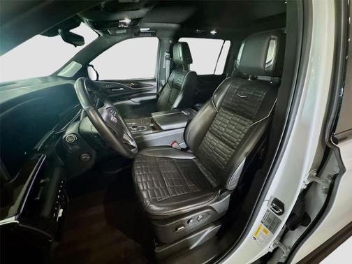 Crystal White Tricoat 2023 Cadillac Escalade ESV Sport Platinum