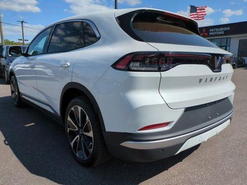 2025 VinFast VF 8 Plus