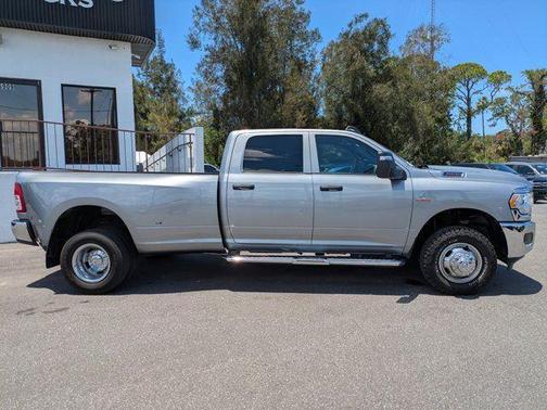 2024 RAM 3500 Tradesman Crew Cab 4x4 8' Box