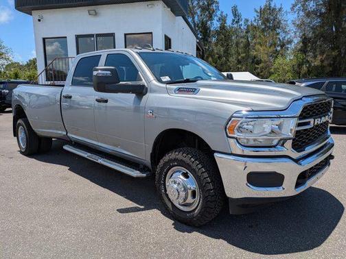 2024 RAM 3500 Tradesman Crew Cab 4x4 8' Box