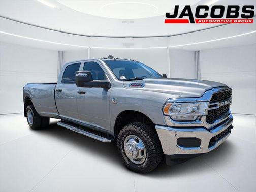 2024 RAM 3500 Tradesman Crew Cab 4x4 8' Box