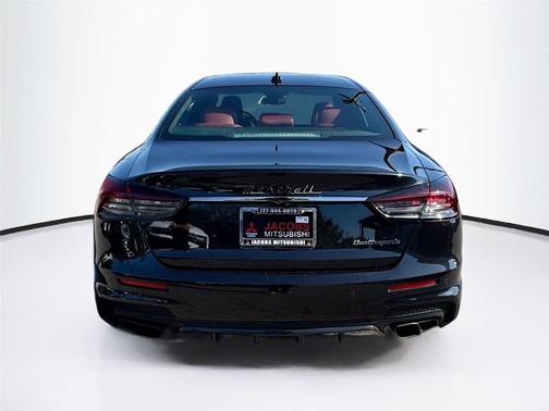 2021 Maserati Quattroporte Trofeo