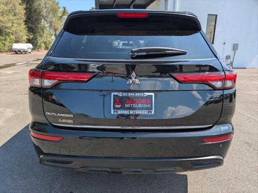2024 Mitsubishi Outlander ES 2.5 2WD