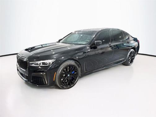 Black Sapphire Metallic 2022 BMW 740 i