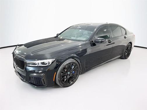 Black Sapphire Metallic 2022 BMW 740 i