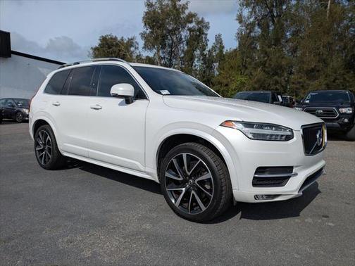 2019 Volvo XC90 T6 Momentum