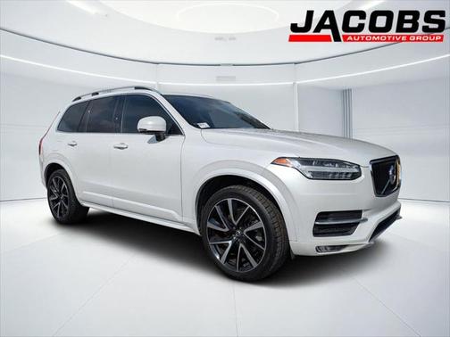 2019 Volvo XC90 T6 Momentum
