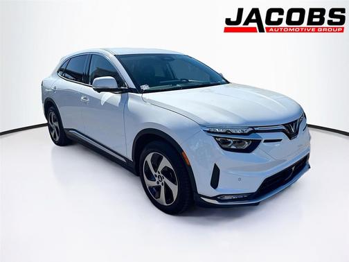 2025 VinFast VF 8 Eco