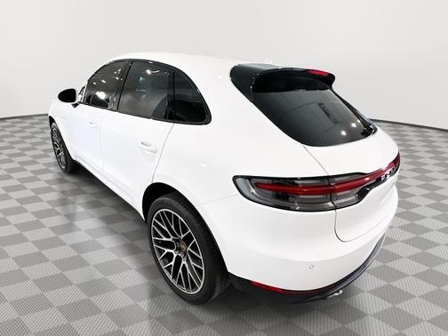 White 2019 Porsche Macan Macan