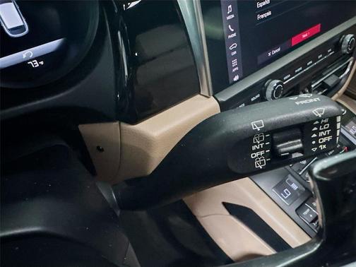 White 2019 Porsche Macan Macan