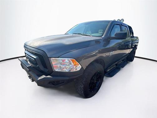 2019 RAM 1500 SLT