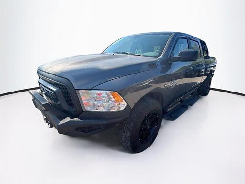 2019 RAM 1500 SLT