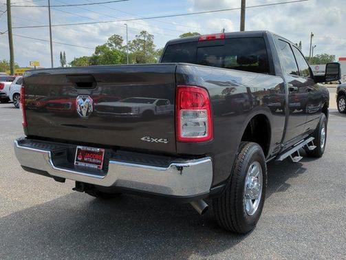 2023 RAM 2500 Tradesman Crew Cab 4x4 6'4' Box