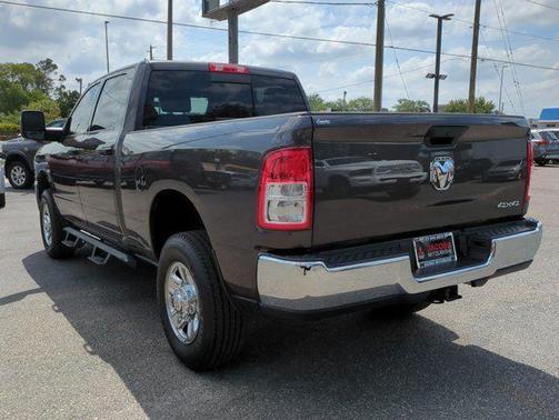 2023 RAM 2500 Tradesman Crew Cab 4x4 6'4' Box