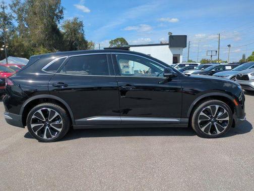 2025 VinFast VF 8 Plus