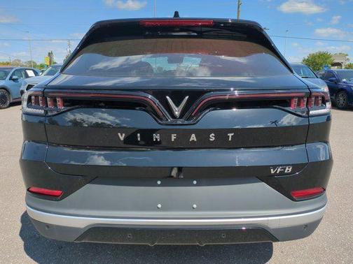 2025 VinFast VF 8 Plus