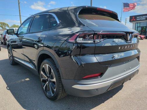 2025 VinFast VF 8 Plus