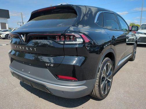 2025 VinFast VF 8 Plus